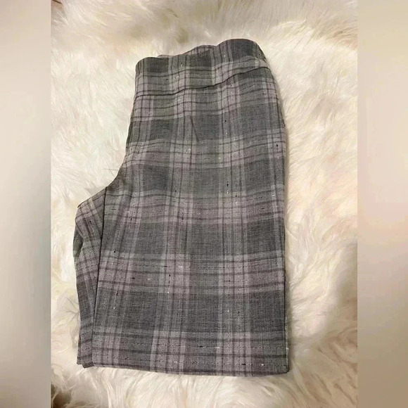 Lisette Cropped ankle with cuffs pants. - Picture 6 of 7